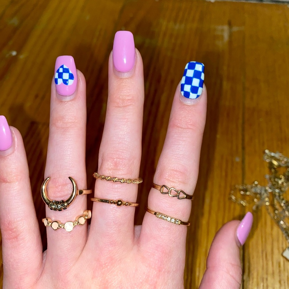 6 adorable gold rings